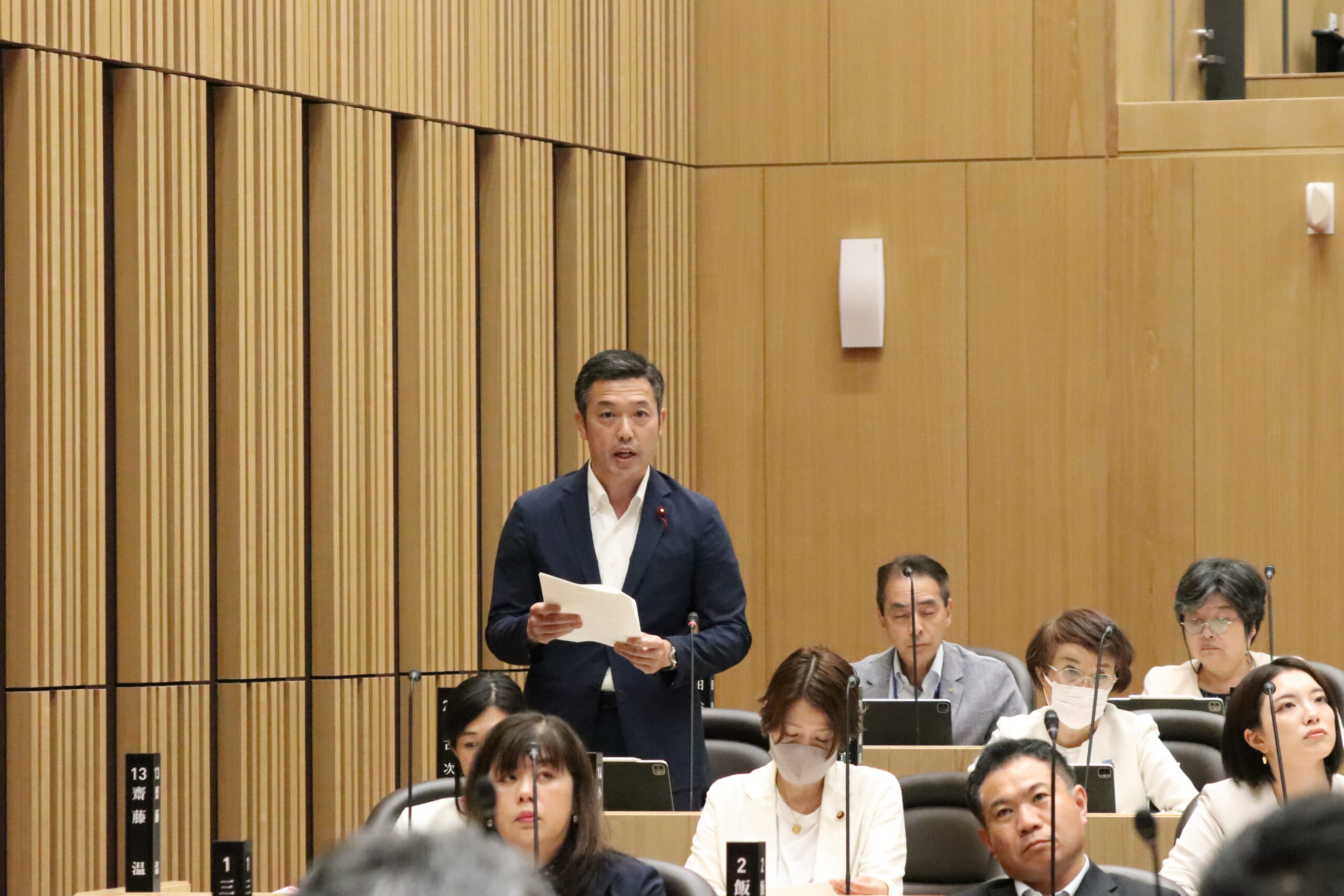 一般質問➀　市立学校のワックス掛けについて